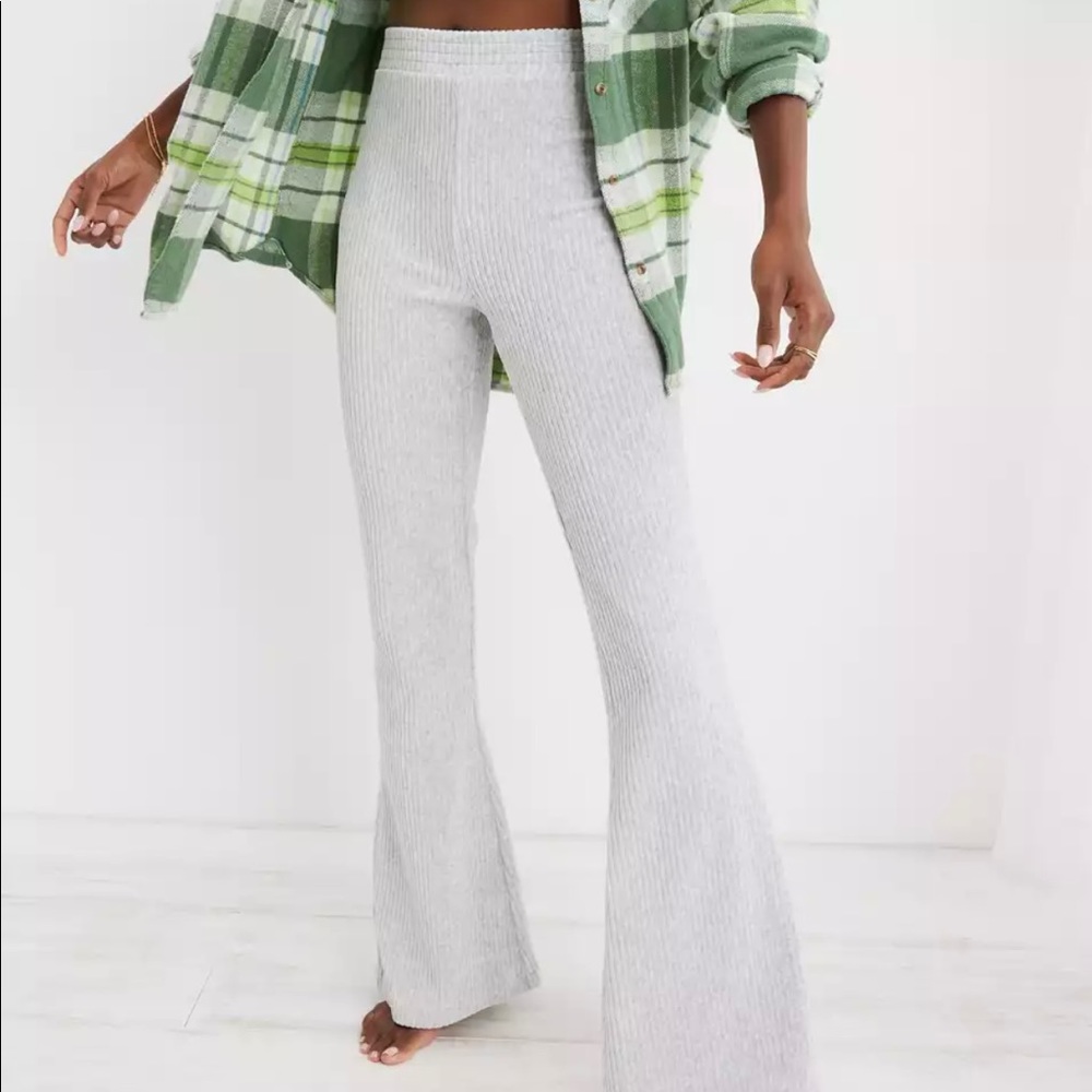 Aerie Groove-On Velour High Waisted Flare Pant new with tag